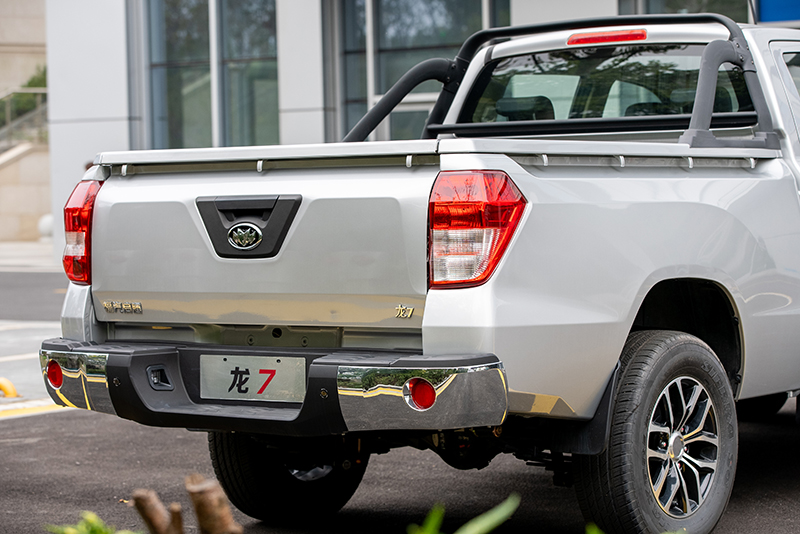 新龍馬汽車 龍7 162馬力 4×2 國(guó)六 雙排載貨車 精英版（FJ1030BEE1）