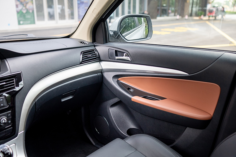 新龍馬汽車 龍7 162馬力 4×2 國(guó)六 雙排載貨車 精英版（FJ1030BEE1）