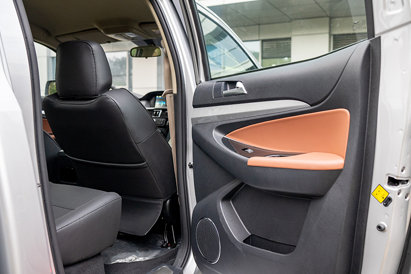 新龍馬汽車 龍7 162馬力 4×2 國(guó)六 雙排載貨車 精英版（FJ1030BEE1）