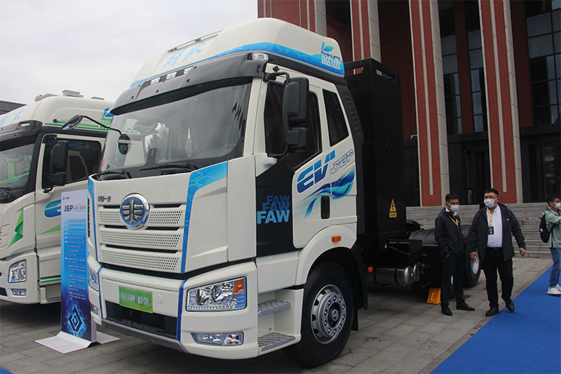 一汽解放青汽 JH6 423kWh 6×4 純電動(dòng)牽引車