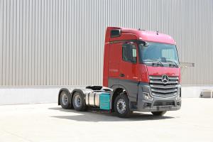 梅賽德斯-奔馳 Actros 2653 530馬力 6×4 國(guó)六 公路牽引車 （紅）