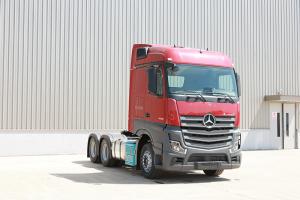 梅賽德斯-奔馳 Actros 2653 530馬力 6×4 國(guó)六 公路牽引車 （紅）