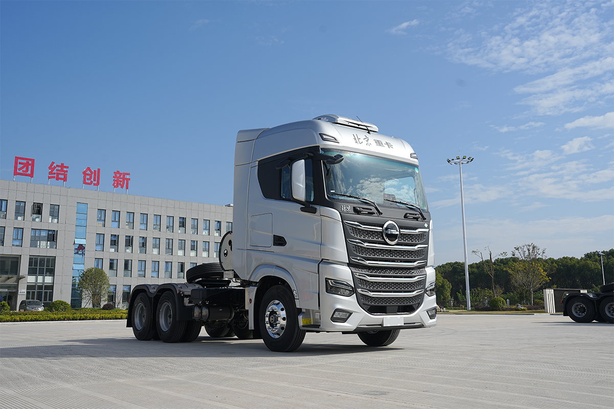北京重卡 追夢(mèng) 500馬力 6×4 國(guó)六 LNG 牽引車(chē) 煤炭運(yùn)輸版（BJ4250G6CP）