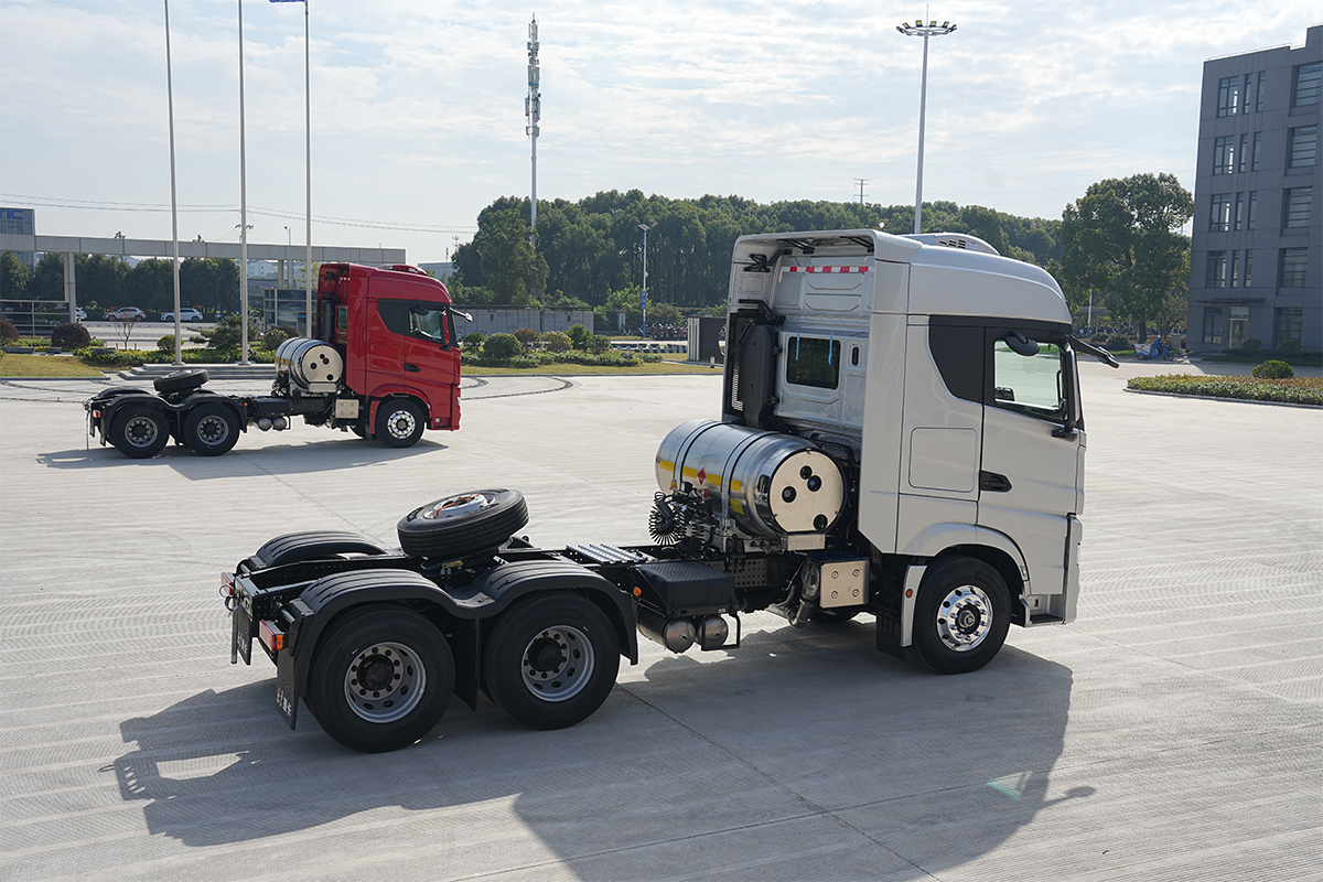 北京重卡 追夢(mèng) 500馬力 6×4 國(guó)六 LNG 牽引車(chē) 煤炭運(yùn)輸版（BJ4250G6CP）
