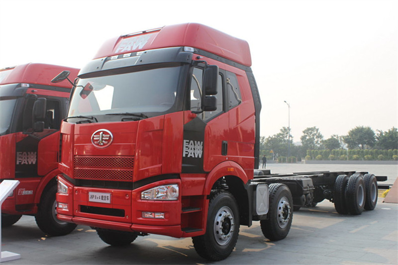 一汽解放 J6P重卡 領(lǐng)航版 420馬力 8X4 9.4米 國(guó)四欄板載貨車(chē)(CA1310P66K24L7T4E4)