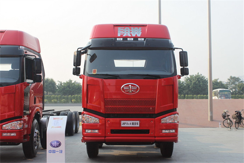 一汽解放 J6P重卡 領(lǐng)航版 420馬力 8X4 9.4米 國(guó)四欄板載貨車(chē)(CA1310P66K24L7T4E4)