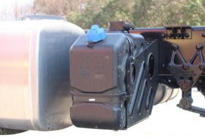 一汽解放青汽 JH6重卡 350馬力 8X4 9.5米 國五廂式載貨車底盤(CA5310XXYP25K2L7T4E5A80)