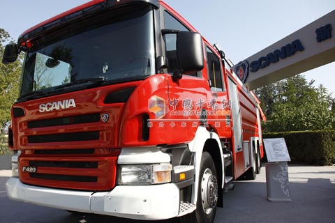 斯堪尼亞P420 CB6X4HNZ水罐泡沫消防車