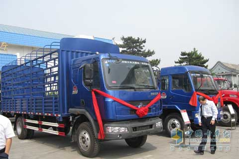 新品推介會(huì)的主角柳汽“乘龍609” 新品推介會(huì)的主角柳汽“乘龍609”