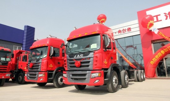 江淮重卡中體車上市