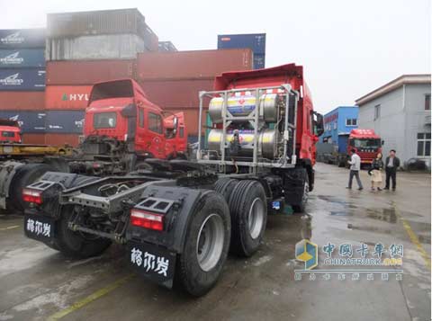 江淮首批天然氣重卡交付使用