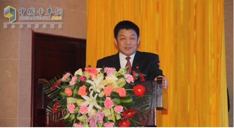 　陜汽集團(tuán)副總經(jīng)濟(jì)師、陜汽商用車總經(jīng)理李衍碩先生講話