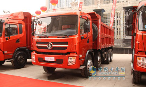 陜汽軒德8*4輕量化自卸車
